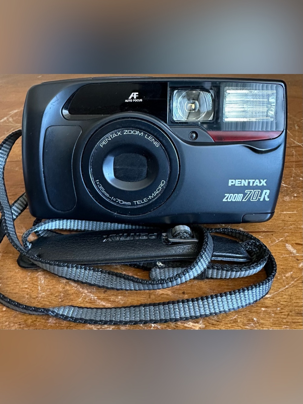 Pentax Zoom70-R Auto Focus 35mm Film Compact Camera w/ 70mm Tele-Macro Zoom Lens